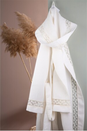 Dantelli Pike Kapüşonlu Pike %100 Pamuklu Yumuşacık Bornoz Bornoz 03 - Ellia Soft