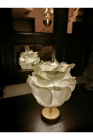 Dekor Yapay Eva Çiçeği Kablosuz Masa Lambası Üst Beyaz-alt Eskitme Gold (9V PİL 75-90 SAAT) - 3