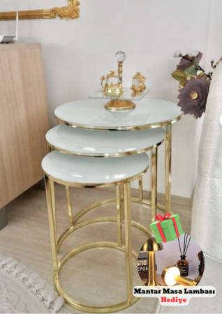 Geschenkprodukt Yagmurshopp Yagmur 3-teiliges Satztisch-Set, Weißgold & Aron Enterprise Dekorative, kabellose Tischlampe aus Metall in Gold-Pilzform - Yagmurshopp