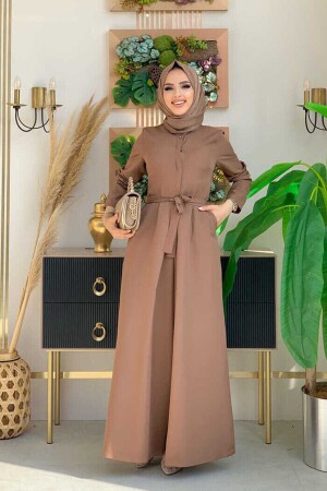 Göğüs Kısmı Gizli Düğme Detaylı Bel Kuşaklı Tulum 3676 Kahverengi - Bym Fashion