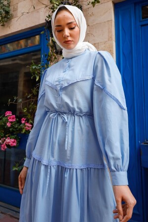 Guipure-Detailliertes Hijab-Kleid mit Ballonärmeln – Babyblau MS00AN7095 - 2