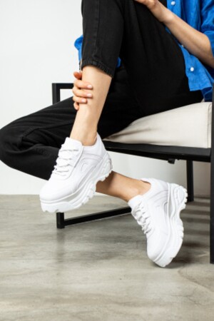 Günlük Kadın Beyaz Sneaker Spor Ayakkabı Desenli Hafif Yüksek Taban Bağcıklı 001 - 1