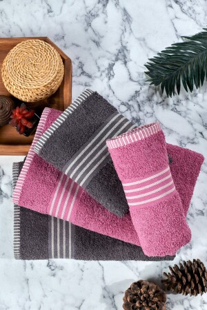 مجموعة من المواد المتحركة - Rebeka