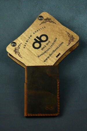 Hellbraunes minimalistisches handgefertigtes Kartenetui aus Leder mit 4 Fächern P2944S5716 - 3