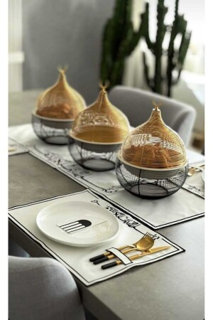 فريق خدمة الركاب باللغة العربية 