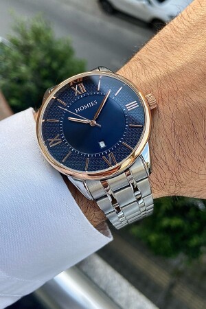 ساعة من رجال 