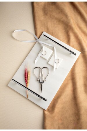 Dünnes silbernes Marmortablett für Verlobungs-/Verlobungsfeiern, silberne Schere, 2 abnehmbare Ringhalter, Metallprofilgriff MERALP1050 - MERALP