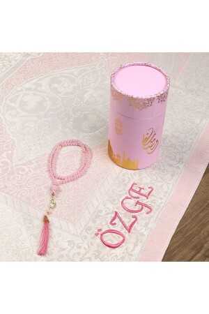 Isminizi Seccadeye Nakş Ediyoruz- Isme Özel Seccade- Tesbih - Seccade - Pembe Silindir Kutu - İkranur