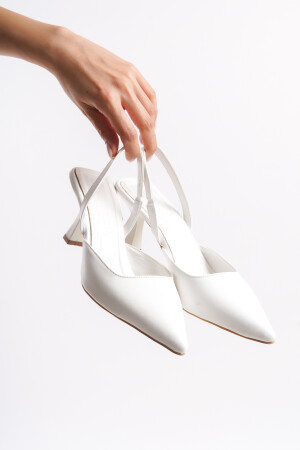 Kadın Beyaz Arkası Açık Köşeli Lastikli Rahat Taban Kadeh Topuk Ayakkabı Topuk 7cm - 1
