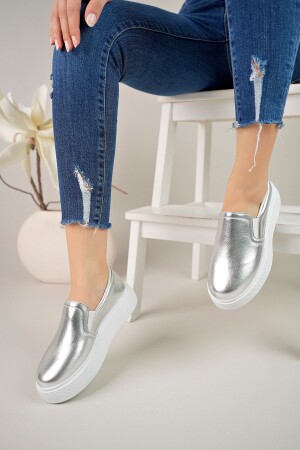 Kadın Gümüş Günlük Lastikli Ayakkabı - 1