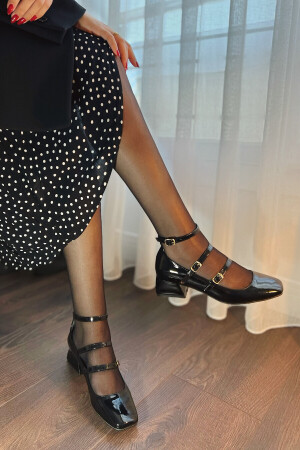 Kadın Mary Jane Siyah Rugan Arkası Kapalı Kare Burunlu Baretli Kısa Blok Topuklu Ayakkabı - 1