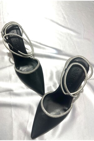 Kadın Siyah Saten 8 Cm Şeffaf Topuklu Bilekten Dolamalı Taşlı Sivri Burunlu Abiye Ayakkabı - 4