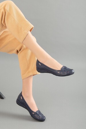 Kafes Model Lacivert Büyük Numara Kadın Ayakkabısı Günlük - 1
