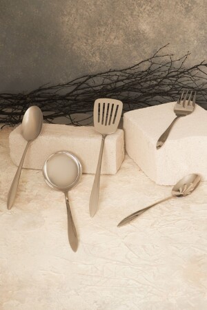 (مينز كوستا) الجديدة (مجموعة الخدمة الخمسة - Karaca