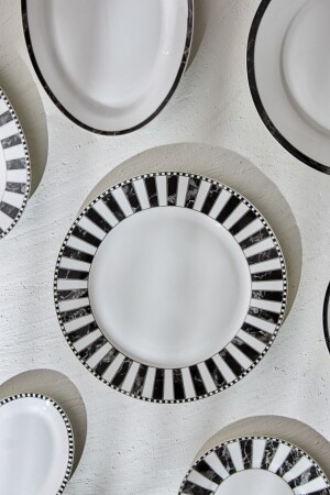 Karierter Porzellan-Servierteller 27 cm 153. 03. 08. 3668 - Karaca