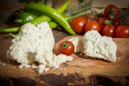 Katkısız Çörekotlu Tulum Peyniri-Erzincan - Halal