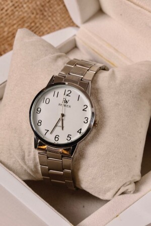 ساعة اليد المعدنية الفضية من فترة ما kd6123174 - pierrose