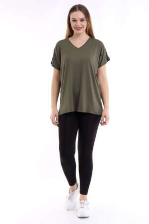 Khakifarbenes Oversize-Basic-T-Shirt mit V-Ausschnitt für Damen in Übergröße - 6