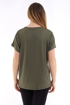 Khakifarbenes Oversize-Basic-T-Shirt mit V-Ausschnitt für Damen in Übergröße - 9