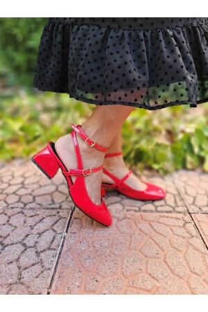 Kırmızı Rugan Vintage Kare Küt Burunlu Kalın Topuklu Ayakkabı - 1
