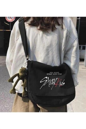 Kpop Series Stray Kids bedruckte schwarze Unisex-Kuriertasche 673562523513443 - 2