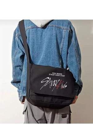 Kpop Series Stray Kids bedruckte schwarze Unisex-Kuriertasche - 4