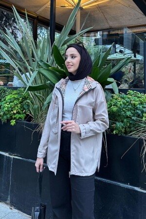 Kurzer Trenchcoat mit Taschendetail BRC1907 Stone - Burcu Tesettür