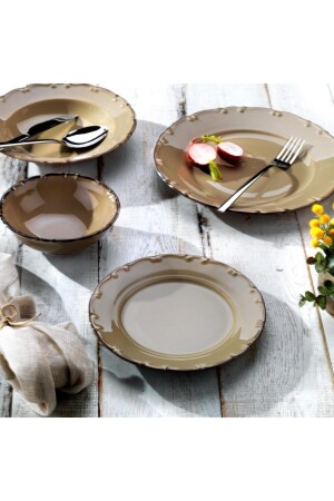 مجموعة عشاء من طراز 