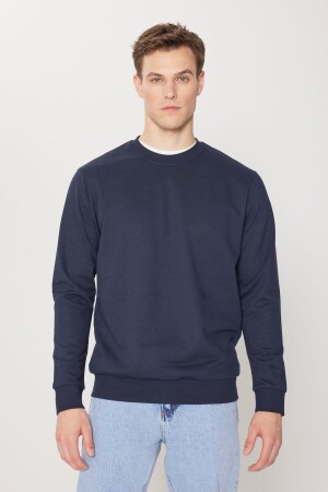 Marineblaues Standard-Fit-Sweatshirt mit Rundhalsausschnitt aus 2-fädiger Recycling-Baumwolle mit normalem Schnitt für Herren - 1