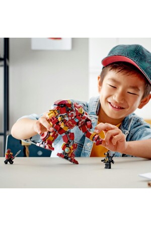 ® Marvel Hulkbuster: Kampf um Wakanda 76247 – Bauset für Kinder ab 8 Jahren (385 Teile) - 10