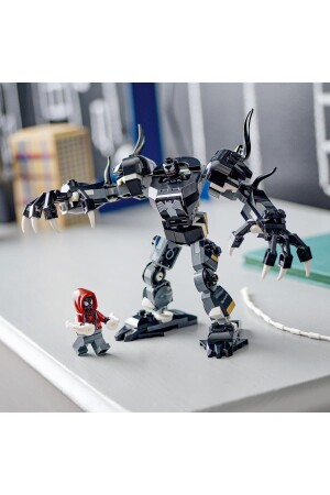 ® Marvel Venom Robot Armor vs. Miles Morales 76276 – Bauset für Kinder ab 6 Jahren (134 Teile) - 10