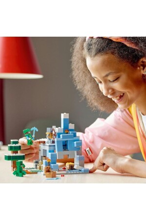 ® Minecraft® Donmuş Tepeler 21243 - 8 Yaş ve Üzeri Çocuklar için Oyuncak Yapım Seti (304 Parça) - 8