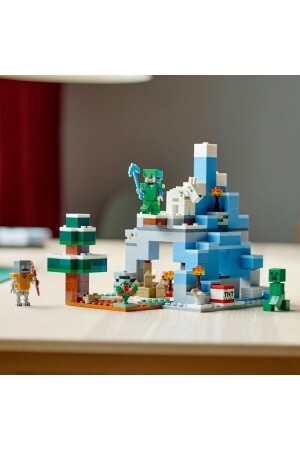 ® Minecraft® Frozen Hills 21243 – Spielzeugbauset für Kinder ab 8 Jahren (304 Teile) - 10