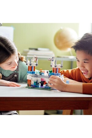 ® Minecraft® Ice Castle 21186 – Spielzeugbauset für Kinder ab 8 Jahren (499 Teile) - 8
