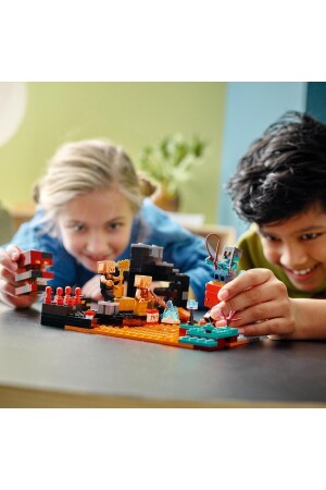 ® Minecraft® Nether Burcu 21185 - 8 Yaş ve Üzeri Çocuklar için Oyuncak Yapım Seti (300 Parça) - 8