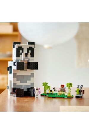 ® Minecraft® Panda Barınağı 21245 - 8 Yaş ve Üzeri Çocuklar için Oyuncak Yapım Seti (553 Parça) Lego 21245 - 8