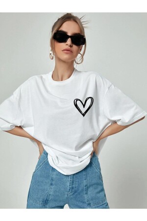 Minimal Kalp Baskılı Beyaz Oversize Tshirt - 4