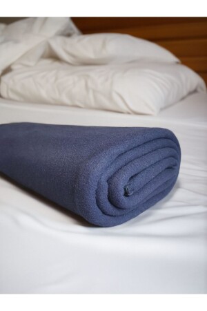 غطاء من الفراء من MNZ اللون الناعم النسيج البحرية الأزرق 150x180 الغطاء فوق الحاجز مطوي - Rubizenn