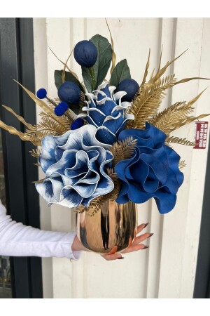 عبوة معدنية من الذهب من MNZ مع زهور اصطناعية رقم: 2 - Tasarimhmoda