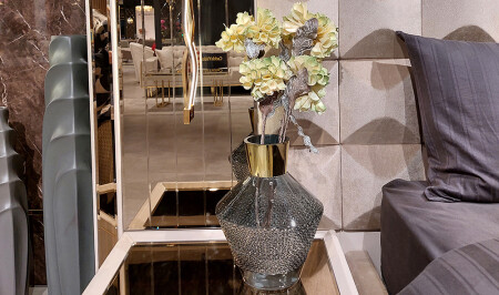 عبوة زجاجية خضراء من MNZ مع الزهور - 20419 - Cadde Yıldız