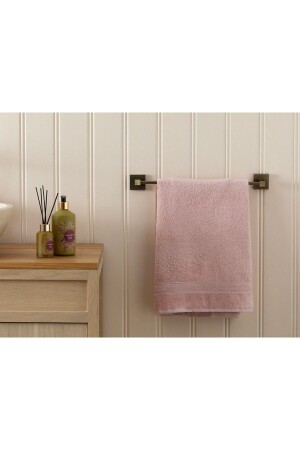 منشفة وجه أساسية منقّصة من MNZ 50x90 سم - English Home