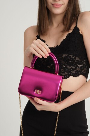 حقيبة كتف من فوشيا لامعة سلسلة MNZ للمرأة - Mossi