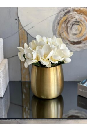 مقلاة القهوة القديمة من MNZ مع زهور المغنوليا الاصطناعية - Arzzhome