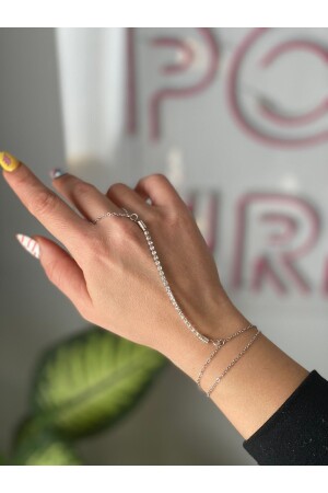 ملحق اليد من لون من الفضة من MNZ مع حجر البلور - Pop Up Store
