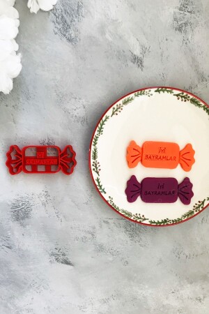 (MNZ) - عيد ميلاد سعيد (مكتوب) (مكونة خمیر السكر / مخبث الكوكي (محلول العطل) - Cestopieno