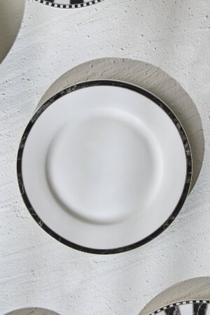 طاولة كعك البورتسلان من خط MNZ - Karaca