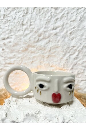 كوب تصميم صارخ يدوي من سيراميك MNZ مع وجه WA-124 - WindArtCeramic