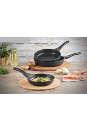 مجموعة من الـ MNZ-3 Piece Pan 369480683 - FERRO HOME