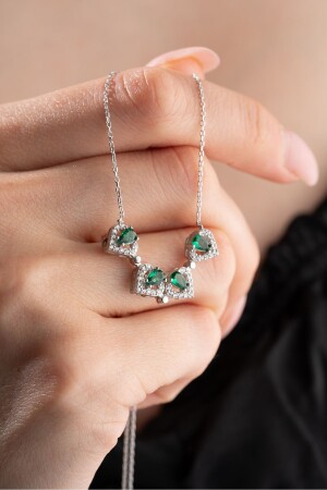 MNZ-925 مغناطيس فضي نجمي قابلة للتحليق روديم خضراء زيركون حجر 4 قلب النجمة العنق NRZ999187 - NEREZE