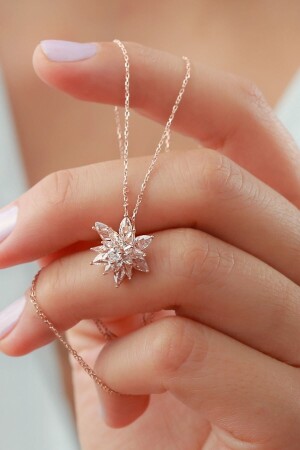 MNZ-925 سبرينغ الفضة البيضاء لوتوس زهرة عنق LTSTKTS38 - SILVANO